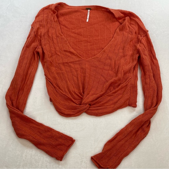 Free People Got Me Twisted Orange Knit Twist Bottom Top - Picture 2 of 2